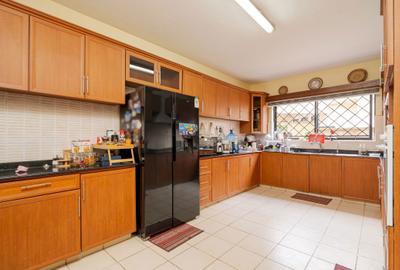 5 Bed Townhouse with En Suite at Lavington