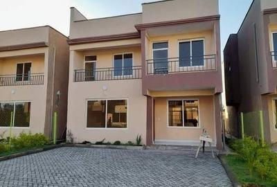 4 Bed Villa with En Suite at Syokimau