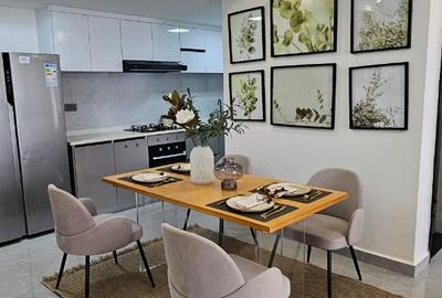 1 Bed Apartment with Swimming Pool in Riverside - 2