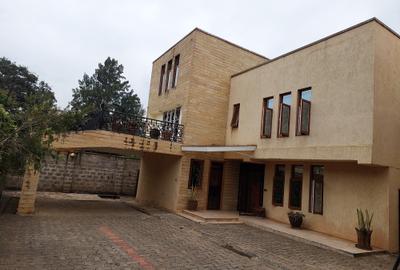 5 Bed Townhouse with En Suite at Lavington