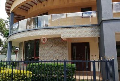 5 Bed Villa with En Suite at Lavington