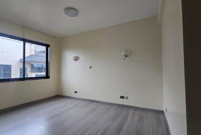 2 Bed Apartment with En Suite in Westlands Area
