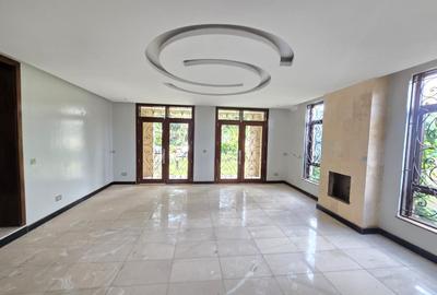 5 Bed Villa with En Suite in Lavington - 2