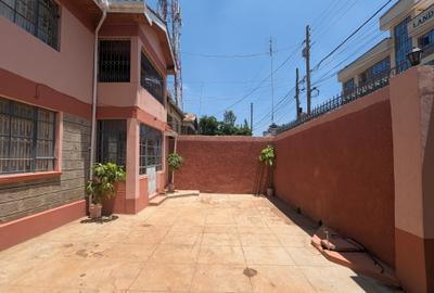 6 Bed House with En Suite in Kasarani