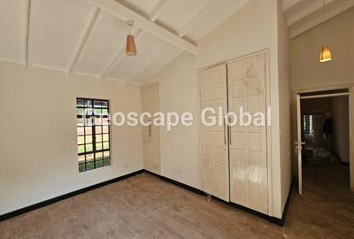 4 Bed House with En Suite in Rosslyn