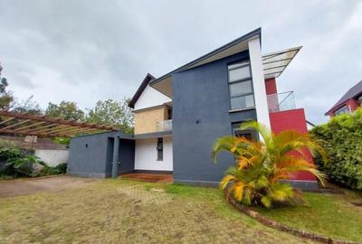 4 Bed Villa with En Suite at Garden Estate Road - 4