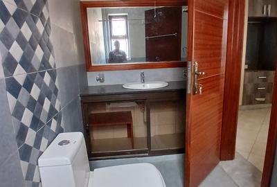 5 Bed Townhouse with En Suite at Syokimau