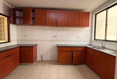 3 Bed Apartment with En Suite in Kileleshwa - 4