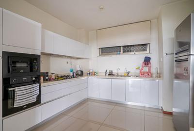 3 Bed Apartment with En Suite in Parklands