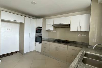 4 Bed Apartment with En Suite in Lavington