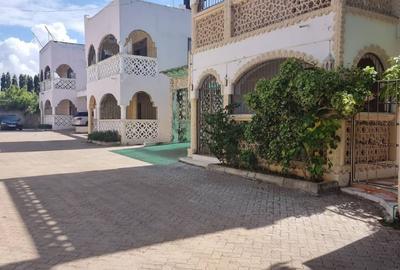 4 Bed Villa with En Suite at Nyali