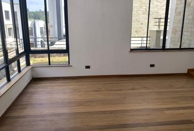 5 Bed Villa with En Suite in Lavington - 3