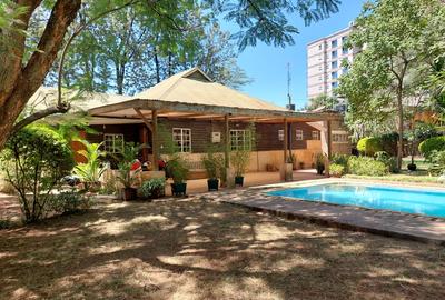 4 Bed House with Swimming Pool in Kilimani