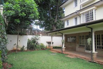 5 Bed Townhouse with En Suite at Lavington