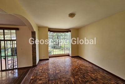 4 Bed House with En Suite in Nyari - 2