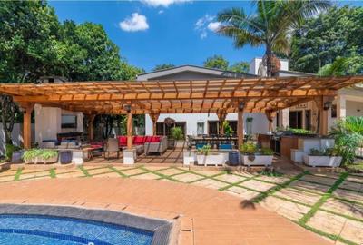 7 Bed House with En Suite at Loresho