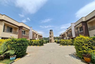 4 Bed Townhouse with En Suite at Syokimau