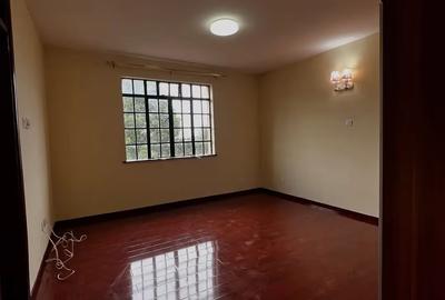 Serviced 2 Bed Apartment with En Suite at Valley Arcade - 3
