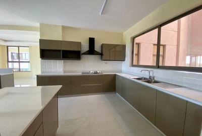 4 Bed Apartment with En Suite in General Mathenge