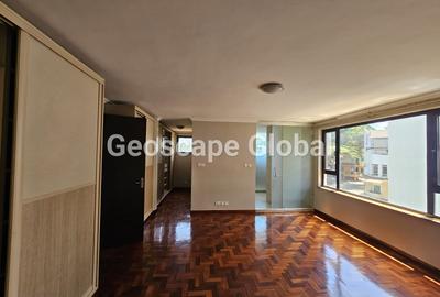 3 Bed Apartment with En Suite in Riverside - 2