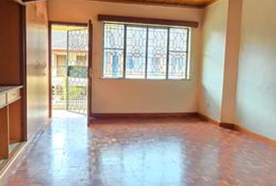 5 Bed Townhouse with En Suite in Lavington