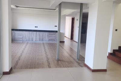 4 Bed Apartment with En Suite in Westlands Area