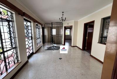 5 Bed Townhouse with En Suite in Westlands Area - 3