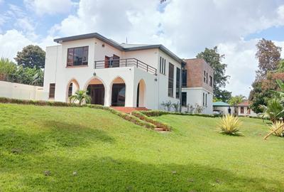 5 Bed House with Swimming Pool in Runda