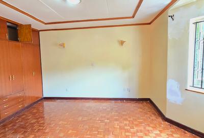 5 Bed Townhouse with En Suite at Mugumo Road