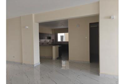 4 Bed Apartment with En Suite in Parklands - 4