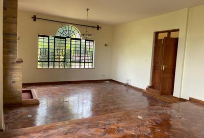 4 Bed Townhouse with En Suite in Kitisuru - 2