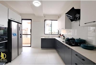 5 Bed Apartment with En Suite at 3Rd Parklands