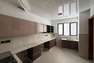 Serviced 4 Bed Apartment with En Suite in Riverside - 3