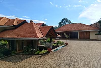 5 Bed House with En Suite at Nyari