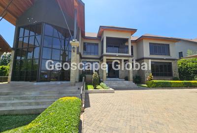 5 Bed House with En Suite in Runda