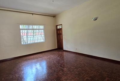 5 Bed Townhouse with En Suite at Lavington Green - 4