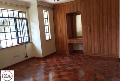 5 Bed Townhouse with En Suite at Lavington