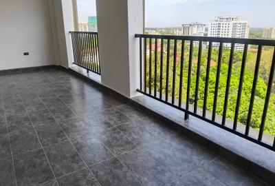 3 Bed Apartment with En Suite at Brookside - 4