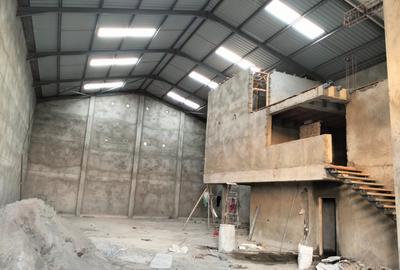 5,000 ft² Warehouse with Parking in Kamakis