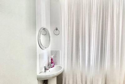 Serviced 1 Bed Apartment with En Suite at School Lane - 3