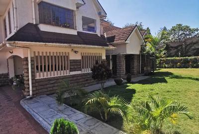 4 Bed House with En Suite in Rosslyn