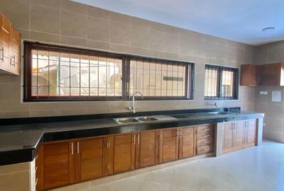 4 Bed Apartment with En Suite in Nyali Area
