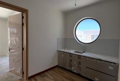 6 Bed Townhouse with En Suite at Lavington Green - 2