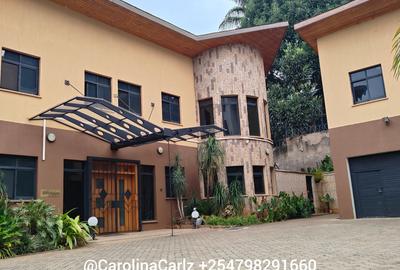 5 Bed Villa with En Suite at Kyuna