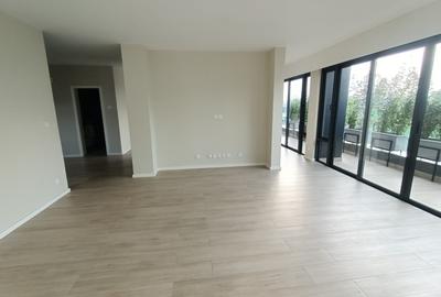 3 Bed Apartment with En Suite in Riverside