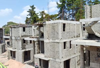 5 Bed Villa with En Suite in Lavington