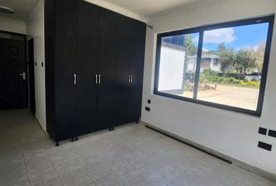 3 Bed House with En Suite in Runda