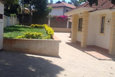 4 Bed House with En Suite in Runda