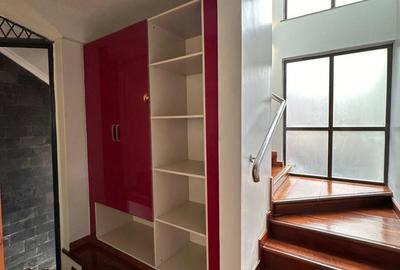 5 Bed Townhouse with En Suite at Convent Drive - 2