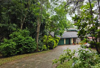 4 Bed House with En Suite at Lavington Green - 3